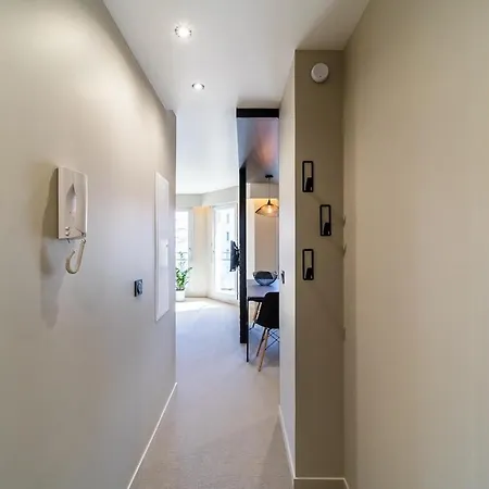 Apartment Balcon Et Design Urbain - Et Metro Lyon
