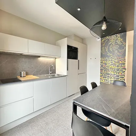 Balcon Et Design Urbain - Et Metro Apartman Lyon
