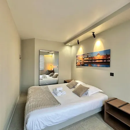 Balcon Et Design Urbain - Et Metro Apartment Lyon